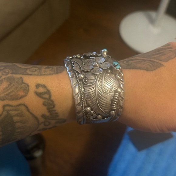 STERLING SILVER NATIVE AMERICAN VTG WIDE TURQUOISE FLORAL CUFF BRACELET 100g 925 - Picture 13 of 15